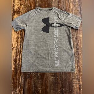 Under Armour Heather Gray Tee with Black Graphic